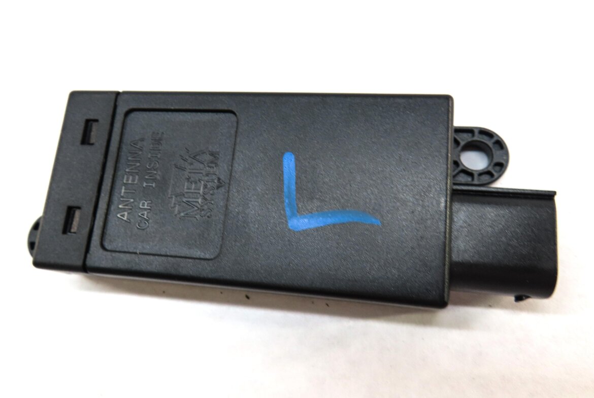 Thumbnail 5: 2013 BMW 640i LCI (F12) EMERGENCY ANTI THEFT ALARM SENSOR MODULE SET-3