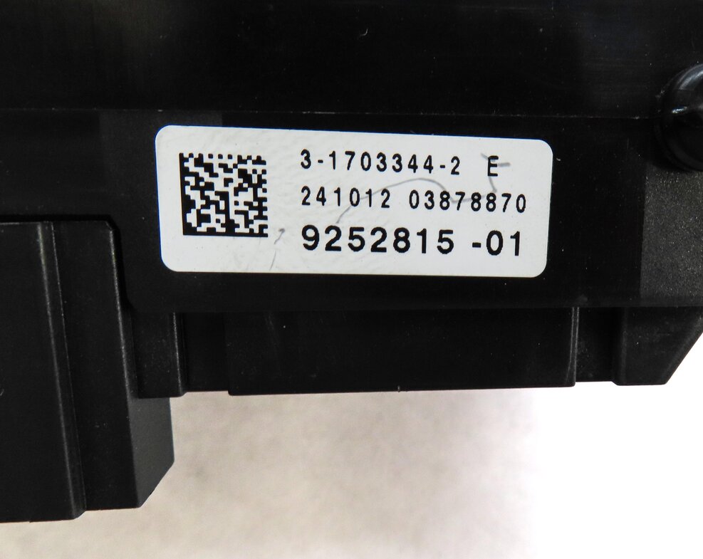 Thumbnail 5: 2013 BMW 640i LCI (F12) CONVERTIBLE FRONT POWER DISTRIBUTION CONTROL MODULE