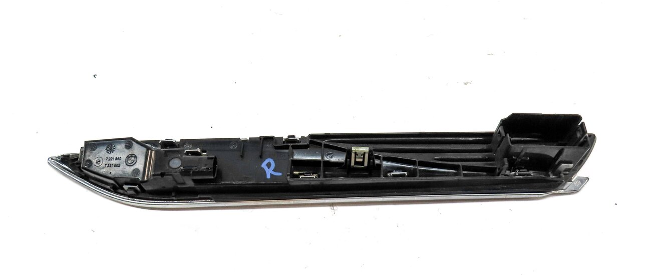 Thumbnail 3: 2012-2015 BMW 640i 650i (F06 F12 F13) LEFT DRIVER FENDER SIGNAL MARKER LIGHT
