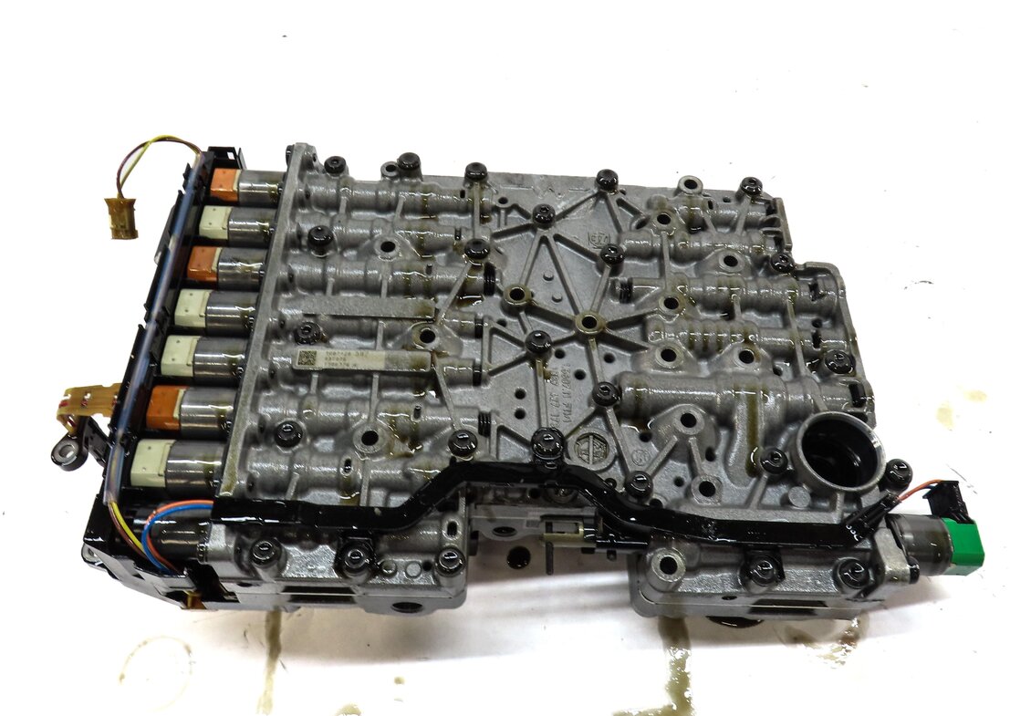 Thumbnail 4: 2013-2015 BMW 640i (F06 F12 F13) 3.0L TURBO 8HP45 AUTO TRANSMISSION VALVE BODY