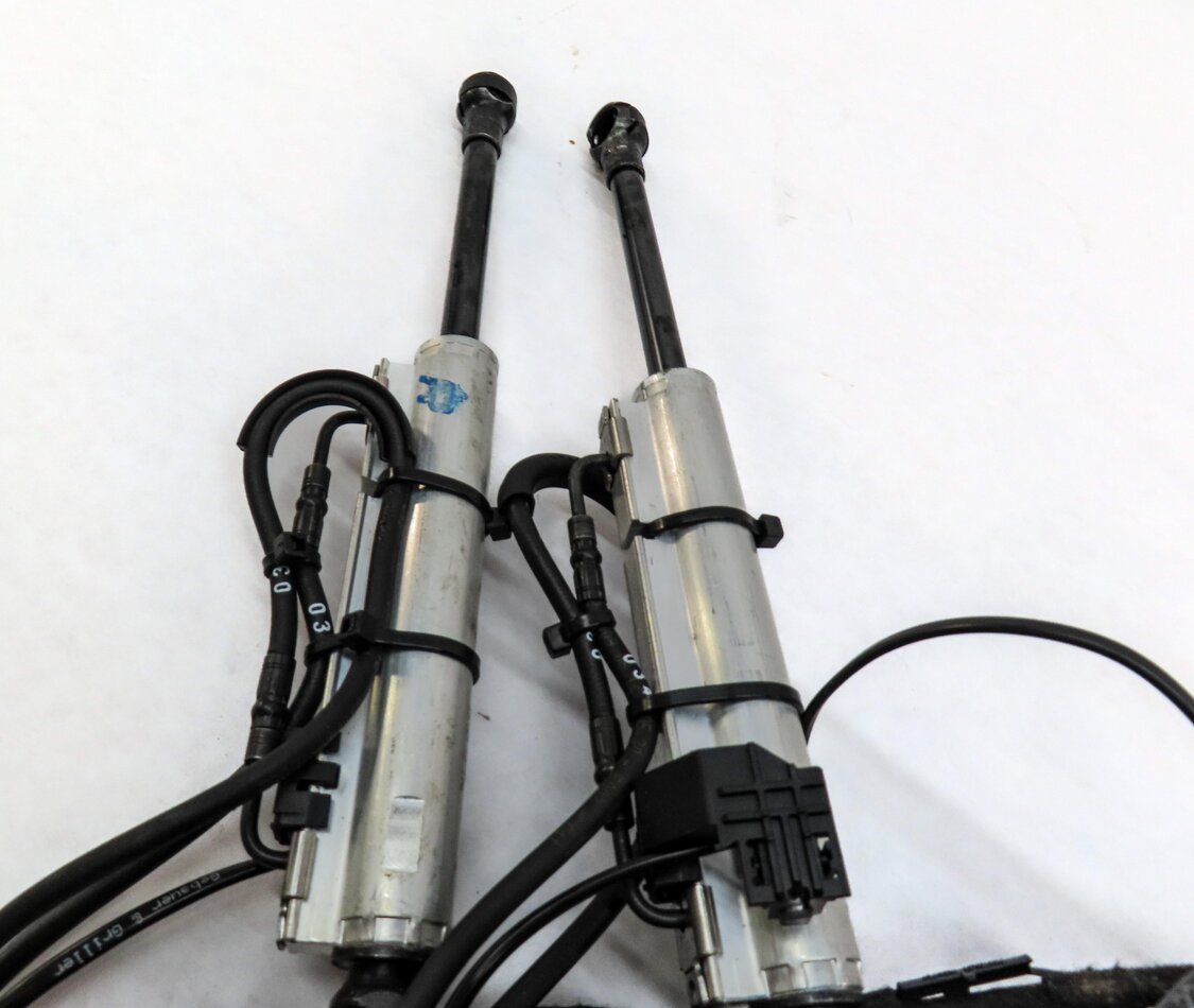 Thumbnail 3: 2012-2018 BMW 6-SERIES (F12) CONVERTIBLE TOP PUMP ASSEMBLY w/ RAM & LINES