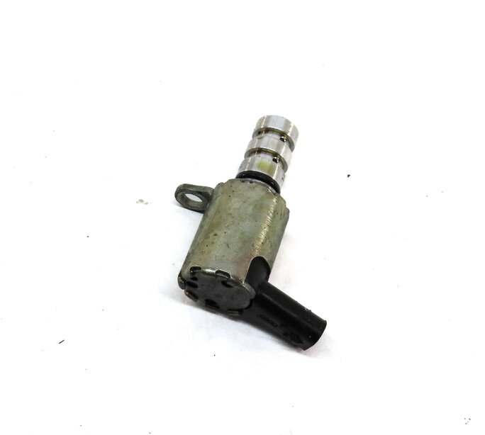 Thumbnail 1: 2017 AUDI A3 (8V) 2.0L CZRA ENGINE OIL PRESSURE VALVE SOLENOID 06K115243L