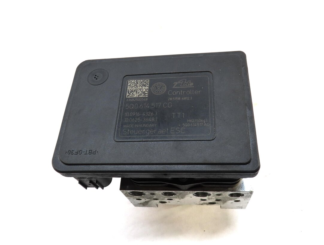Thumbnail 4: 17-18 AUDI A3 (8V) SEDAN CONVERTIBLE ABS ANTI-LOCK BRAKE PUMP w/ CONTROL MODULE