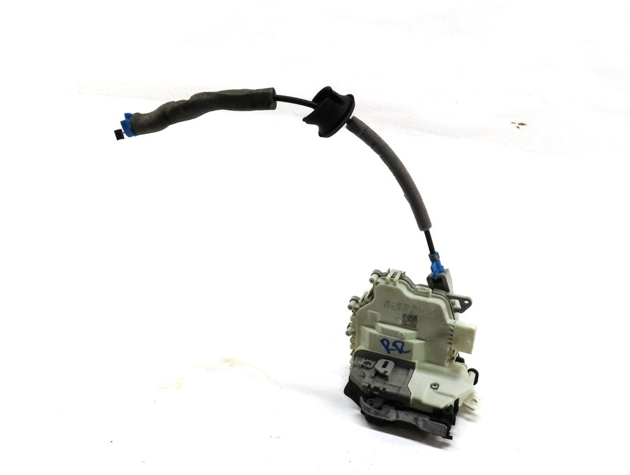 10-18 AUDI A3 A4 A8 Q3 Q5 S3 S4 SQ5 S8 (B8 D4 4H 8K 8R 8V) RIGHT REAR DOOR LATCH