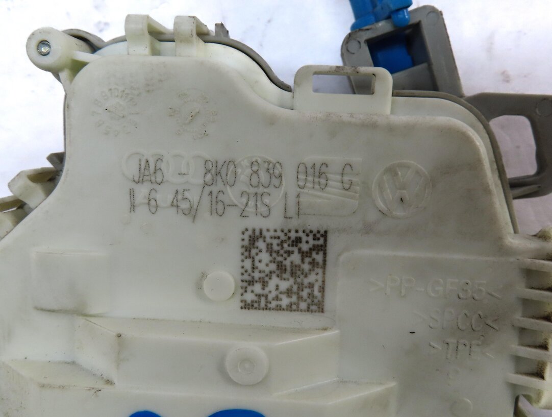 Thumbnail 6: 10-18 AUDI A3 A4 A8 Q3 Q5 S3 S4 SQ5 S8 (B8 D4 4H 8K 8R 8V) RIGHT REAR DOOR LATCH