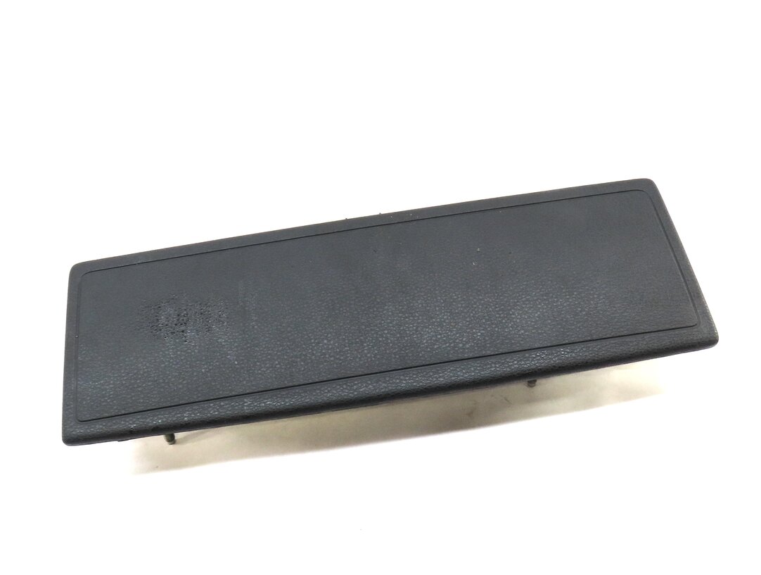 Thumbnail 1: 17-19 AUDI A3 S3 RS3 (8V) FRONT RIGHT PASSENGER KNEE SRS AIRBAG AIR BAG (BLACK)