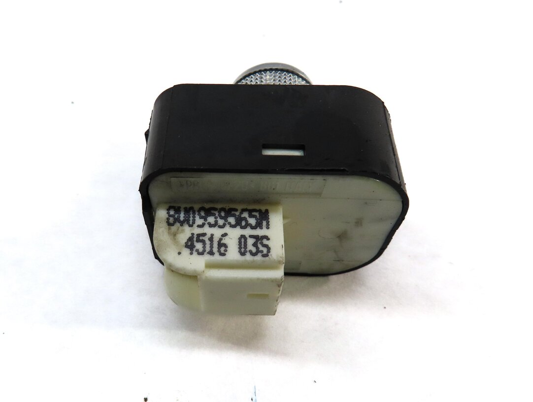 Thumbnail 5: 2017-2019 AUDI A3 S3 (8V 8Y) FRONT LEFT DRIVER MIRROR ADJUST SWITCH CONTROL KNOB