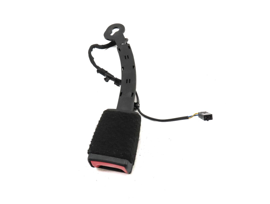 Thumbnail 2: 2015-2018 AUDI A3 S3 RS3 (8V) RIGHT FRONT PASSENGER SEATBELT BUCKLE RECEIVER