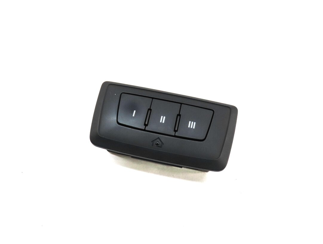 Thumbnail 1: 2017 AUDI A3 (8V) GARAGE DOOR OPEN CLOSE OPENER HOMELINK SWITCH w/ TRIM (BLACK)