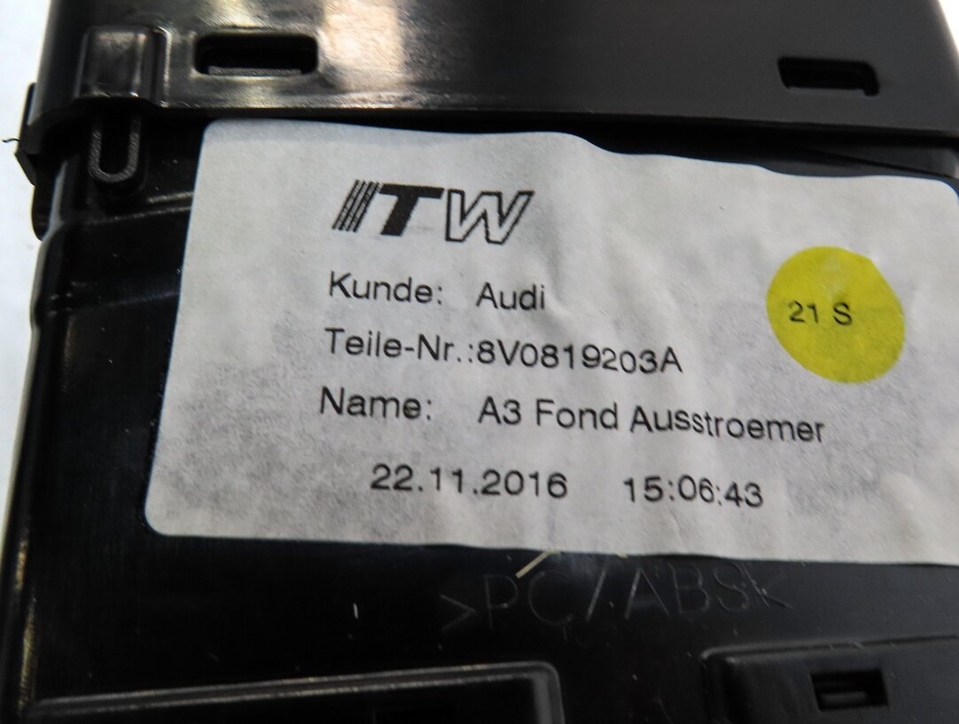 Thumbnail 5: 2017 AUDI A3 (8V) REAR CENTER CONSOLE HVAC A/C HEATER AIR VENT (BLACK)