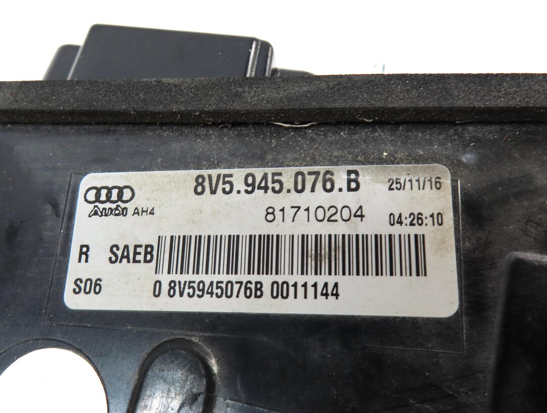 Thumbnail 6: 17-19 AUDI A3 (8V) REAR RIGHT INNER TRUNK MOUNTED LED TAILLIGHT TAIL LIGHT LAMP