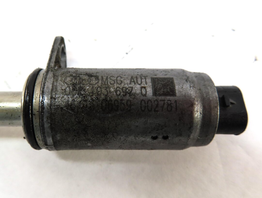 Thumbnail 3: 2017 AUDI A3 (8V) 2.0L CZRA ENGINE CAMSHAFT CAM SHAFT ADJUSTER SOLENOID SET 8