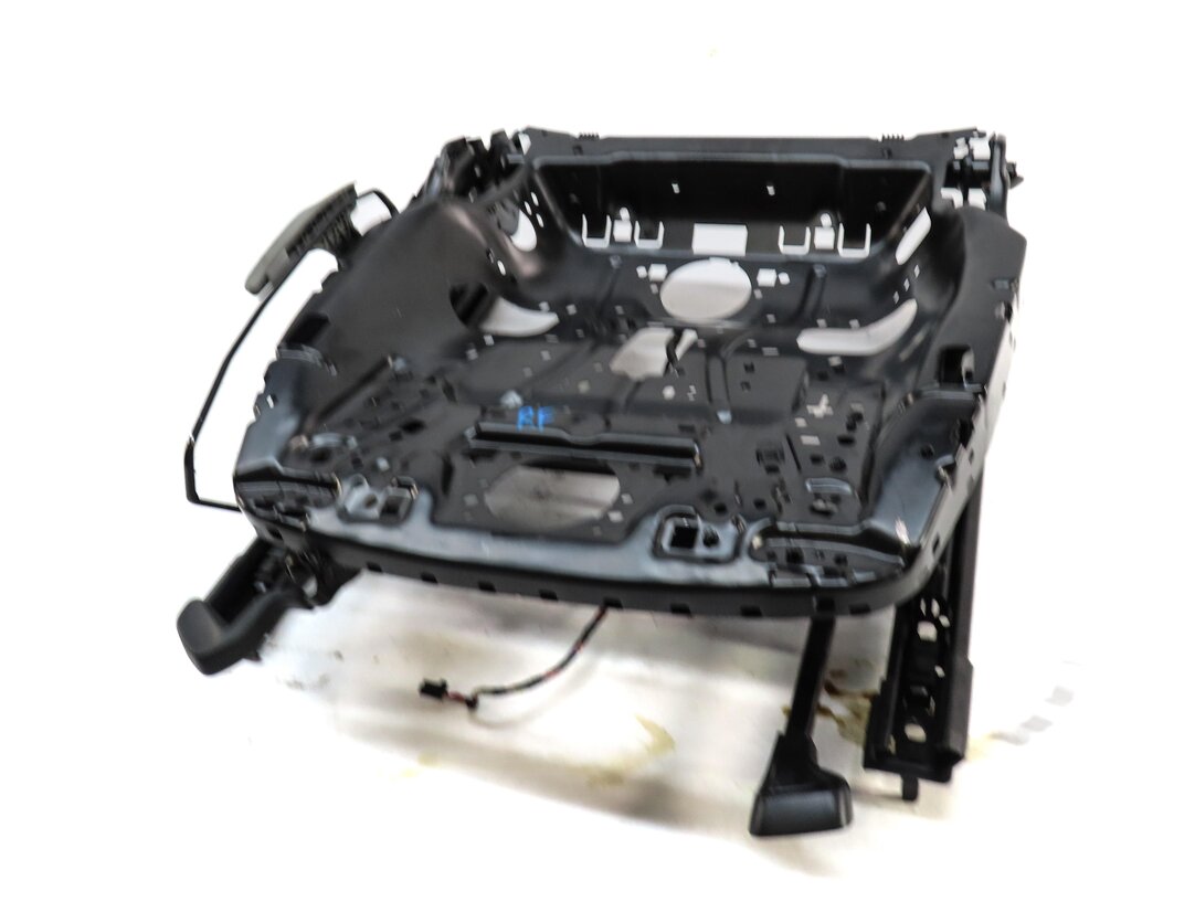 2015-2019 AUDI A3 (8V) FRONT RIGHT PASSENGER LOWER MANUAL ADJUST SEAT TRACK