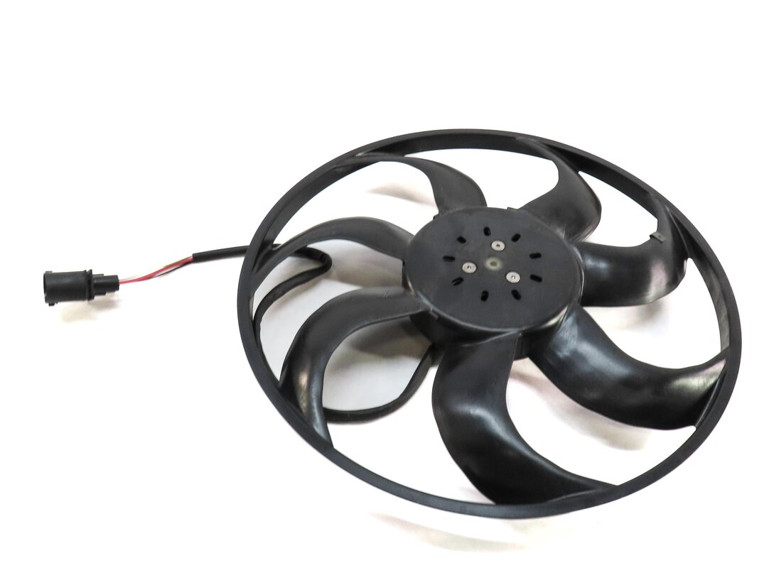 Thumbnail 1: 2017-2019 AUDI A3 (8V) 2.0L TURBO ENGINE RADIATOR COOLING FAN BLADE w/ MOTOR