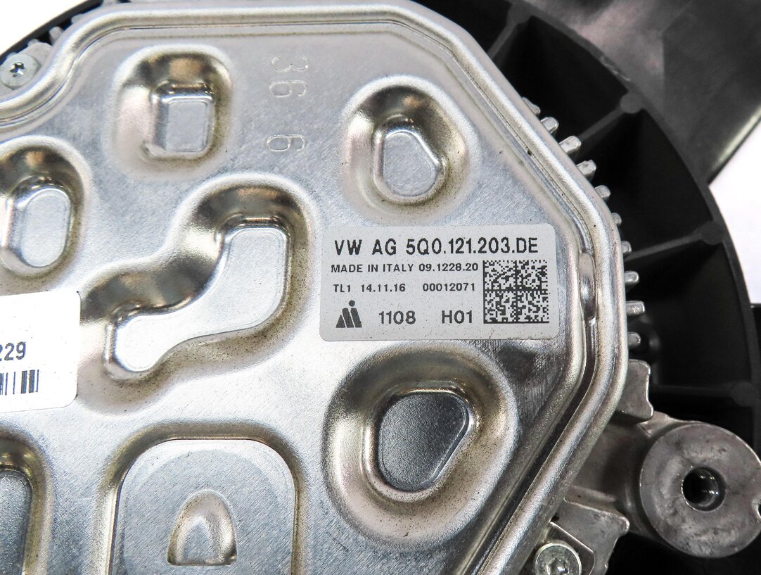 Thumbnail 4: 2017-2019 AUDI A3 (8V) 2.0L TURBO ENGINE RADIATOR COOLING FAN BLADE w/ MOTOR