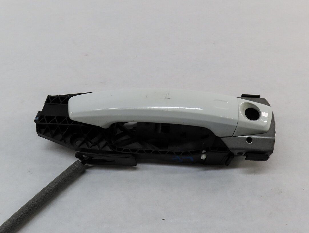 Thumbnail 3: 15-19 AUDI A3 S3 RS3 TT (8V MK3) LEFT FRONT DRIVER EXTERIOR DOOR HANDLE (WHITE)
