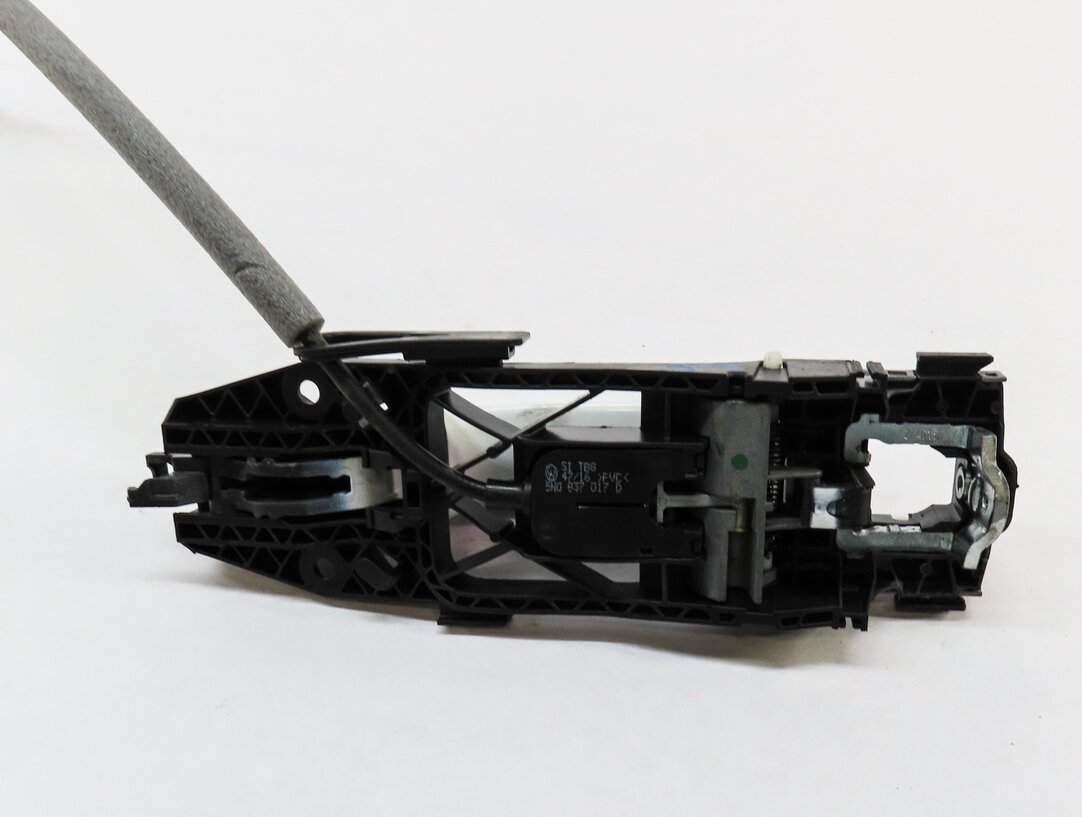 Thumbnail 4: 15-19 AUDI A3 S3 RS3 TT (8V MK3) LEFT FRONT DRIVER EXTERIOR DOOR HANDLE (WHITE)
