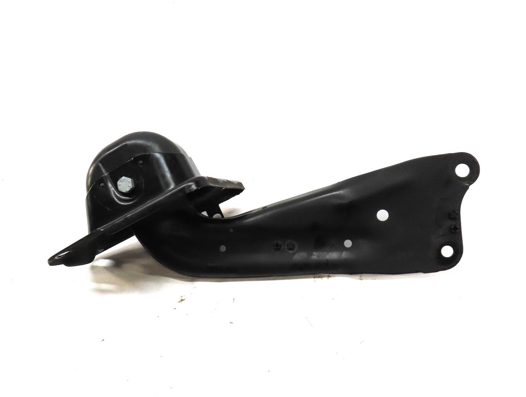 Thumbnail 2: 2015-2019 AUDI VW GOLF / A3 S3 RS3 TT (8V MK3) LEFT DRIVER REAR TRAILING ARM