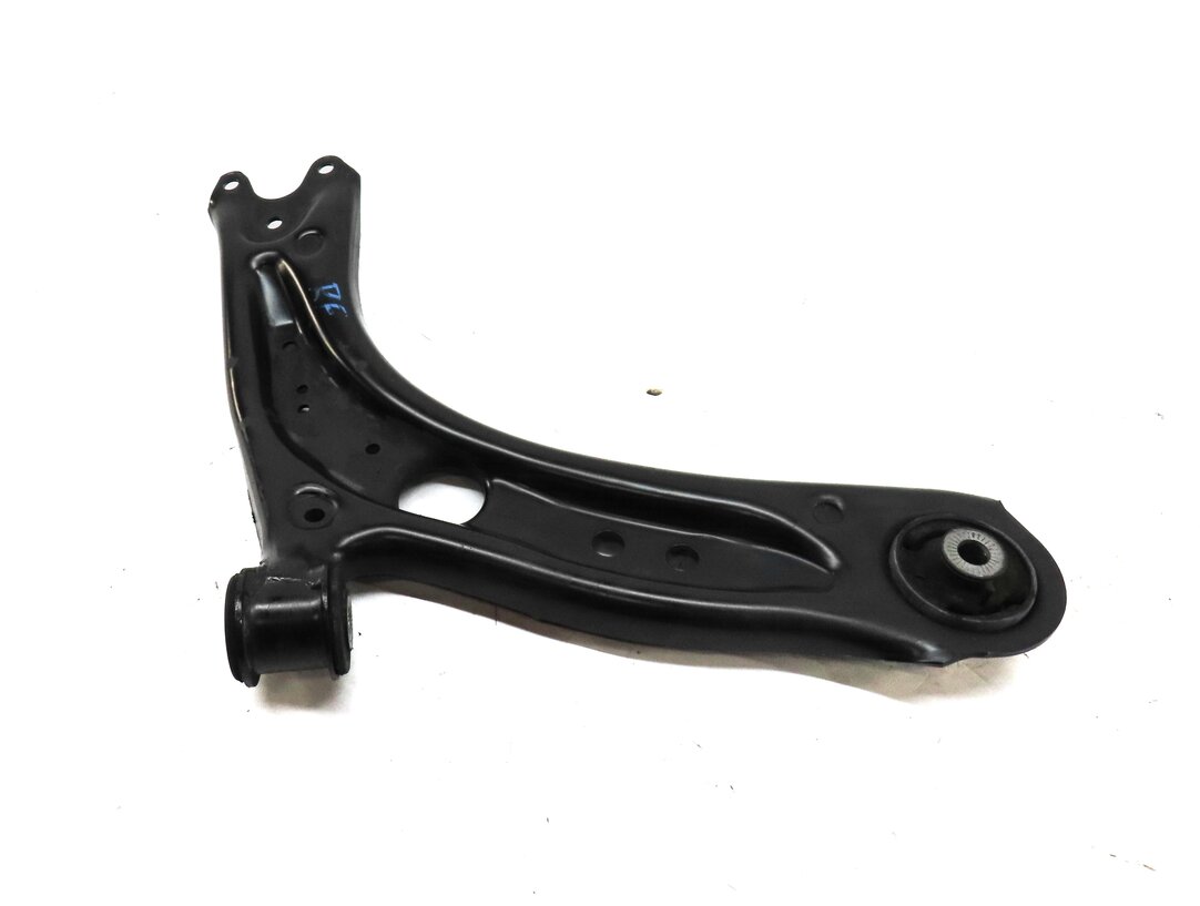 2015-2017 AUDI A3 S3 (8V) VW GOLF RIGHT FRONT PASSENGER LOWER CONTROL ARM