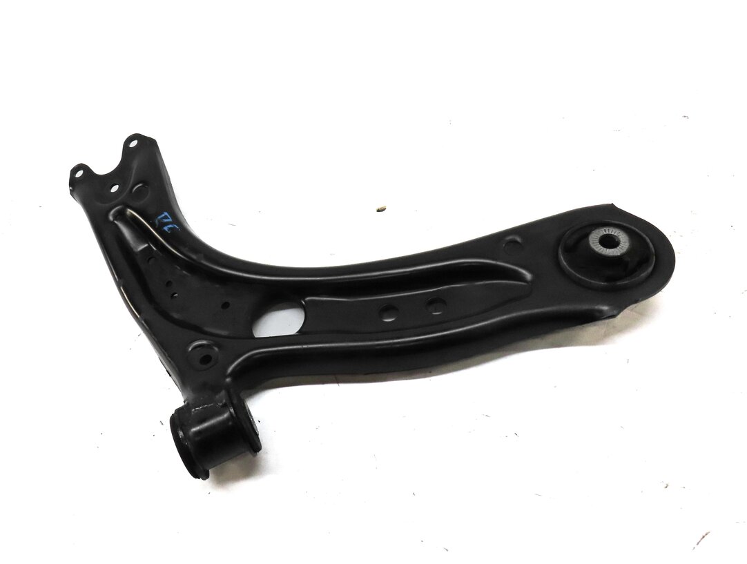 Thumbnail 2: 2015-2017 AUDI A3 S3 (8V) VW GOLF RIGHT FRONT PASSENGER LOWER CONTROL ARM