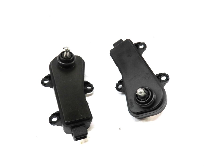 Thumbnail 1: 2006 BMW 750i (E65) 4.8L N62TU ENGINE INTAKE MANIFOLD ACTUATOR MOTOR SET 2