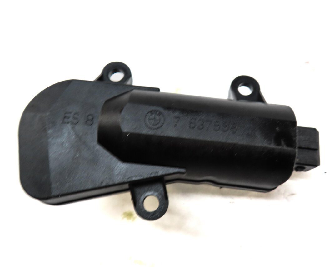 Thumbnail 4: 2006 BMW 750i (E65) 4.8L N62TU ENGINE INTAKE MANIFOLD ACTUATOR MOTOR SET 2