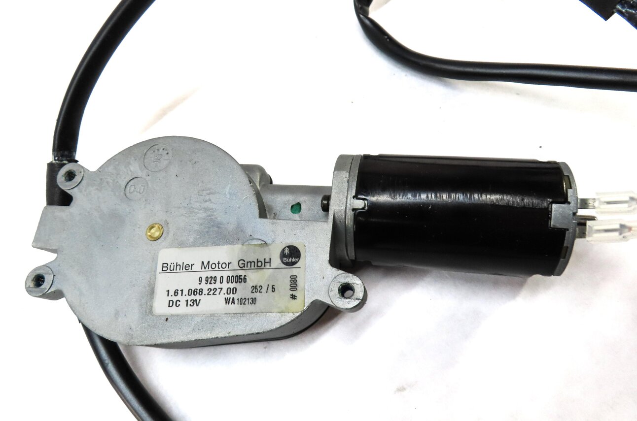 Thumbnail 5: 2006 BMW 750i (E65) REAR SUNSHADE MOTOR w/ WIRE WIRING HARNESS 16106822700