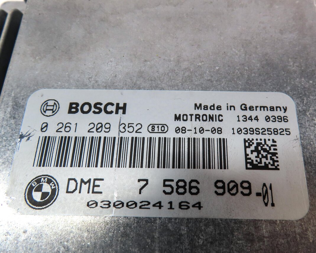 Thumbnail 7: 2006 BMW 750i (E65) 4.8L N62 ENGINE BODY CONTROL IGNITION MODULE KEY FOB SET