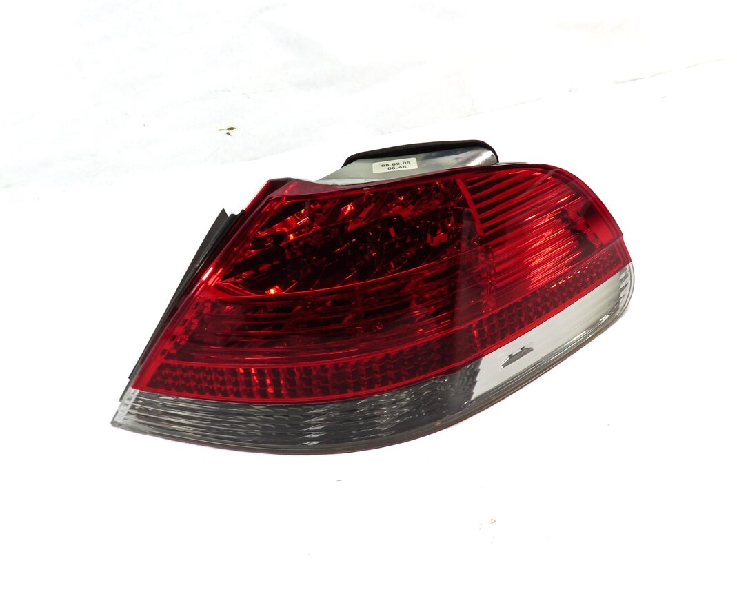 2006-2008 BMW 750i 760i B7 (E65 E66) RIGHT SIDE REAR TAILLIGHT BRAKE LIGHT LAMP