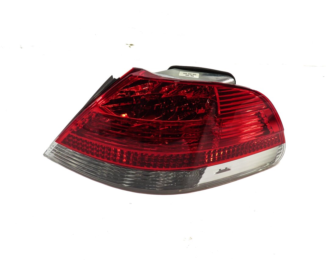 Thumbnail 3: 2006-2008 BMW 750i 760i B7 (E65 E66) RIGHT SIDE REAR TAILLIGHT BRAKE LIGHT LAMP
