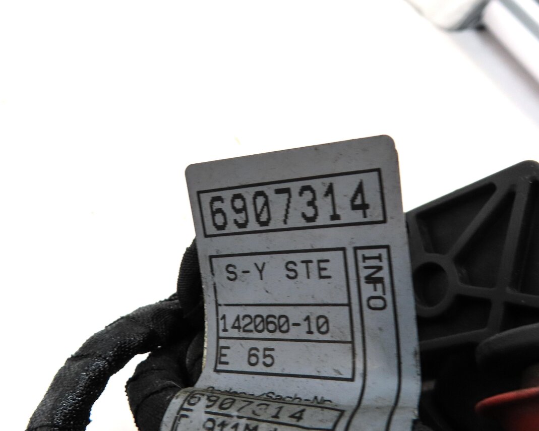 Thumbnail 8: 2006 BMW 750i (E65) SUSPENSION DYNAMIC DRIVE ACTIVE STEERING VALVE BLOCK 6907314