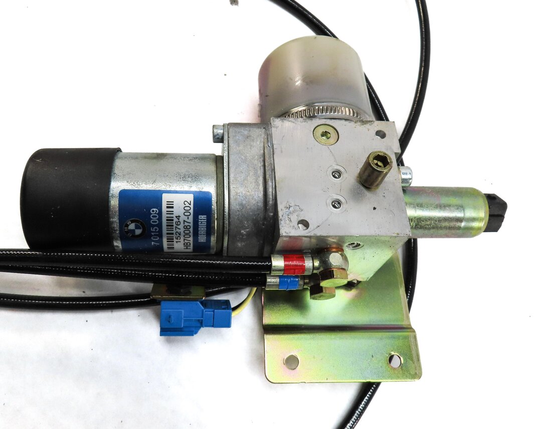 Thumbnail 4: 2006 BMW 750i (E65) REAR TRUNK OPEN CLOSE ASSIST HYDRAULIC PUMP w/ LINES 7015009