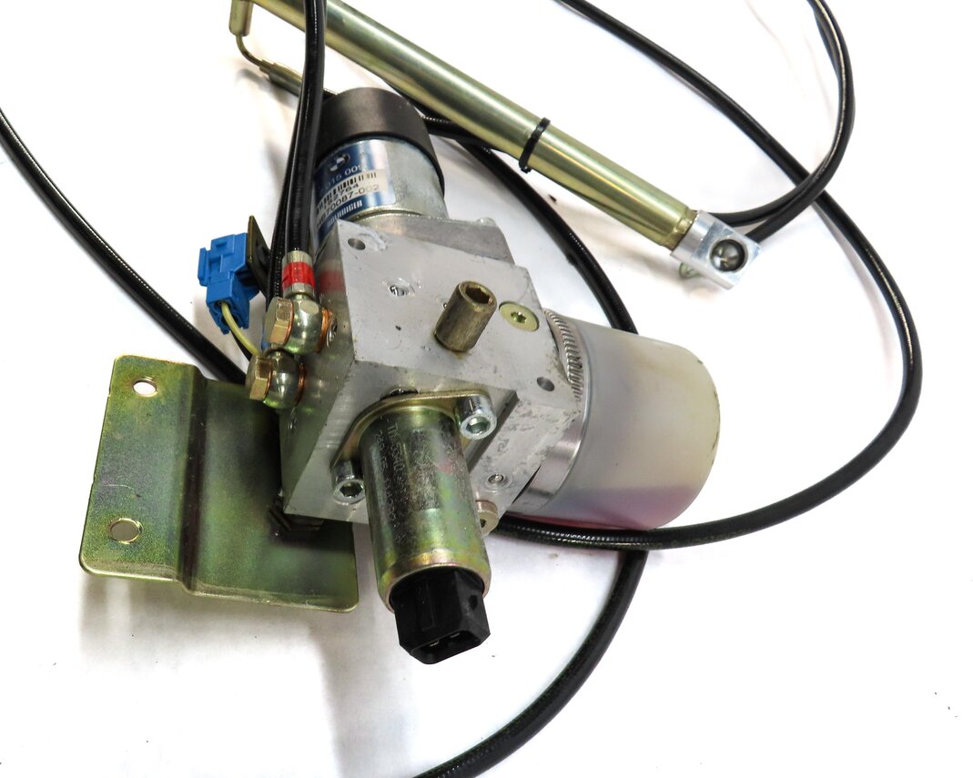 Thumbnail 5: 2006 BMW 750i (E65) REAR TRUNK OPEN CLOSE ASSIST HYDRAULIC PUMP w/ LINES 7015009
