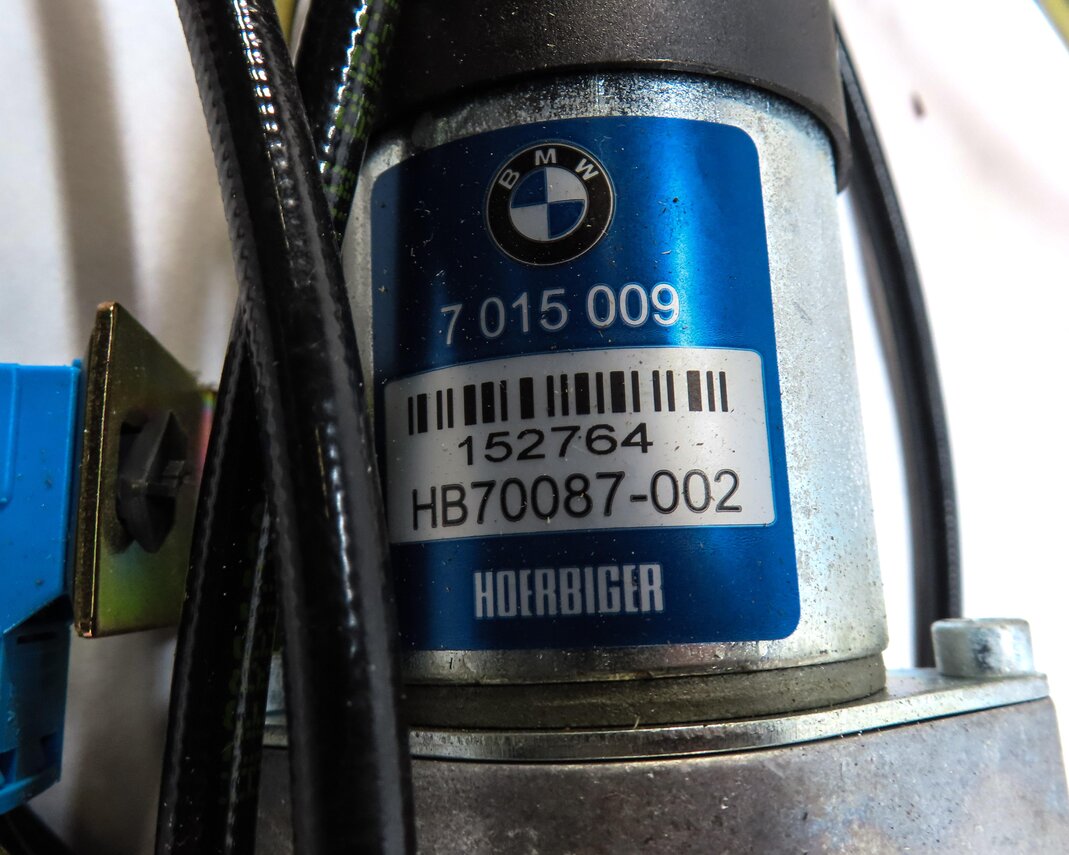 Thumbnail 6: 2006 BMW 750i (E65) REAR TRUNK OPEN CLOSE ASSIST HYDRAULIC PUMP w/ LINES 7015009