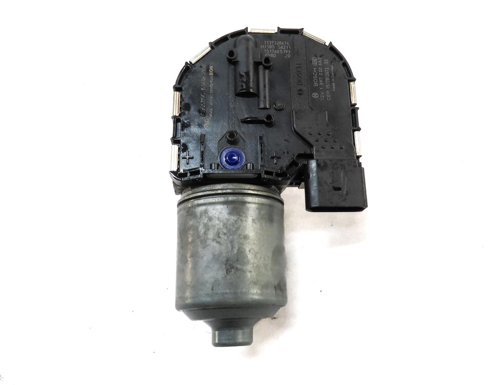 Thumbnail 2: 2015-2018 AUDI A3 S3 RS3 (8V) SEDAN / CONVERTIBLE - FRONT WINDSHIELD WIPER MOTOR