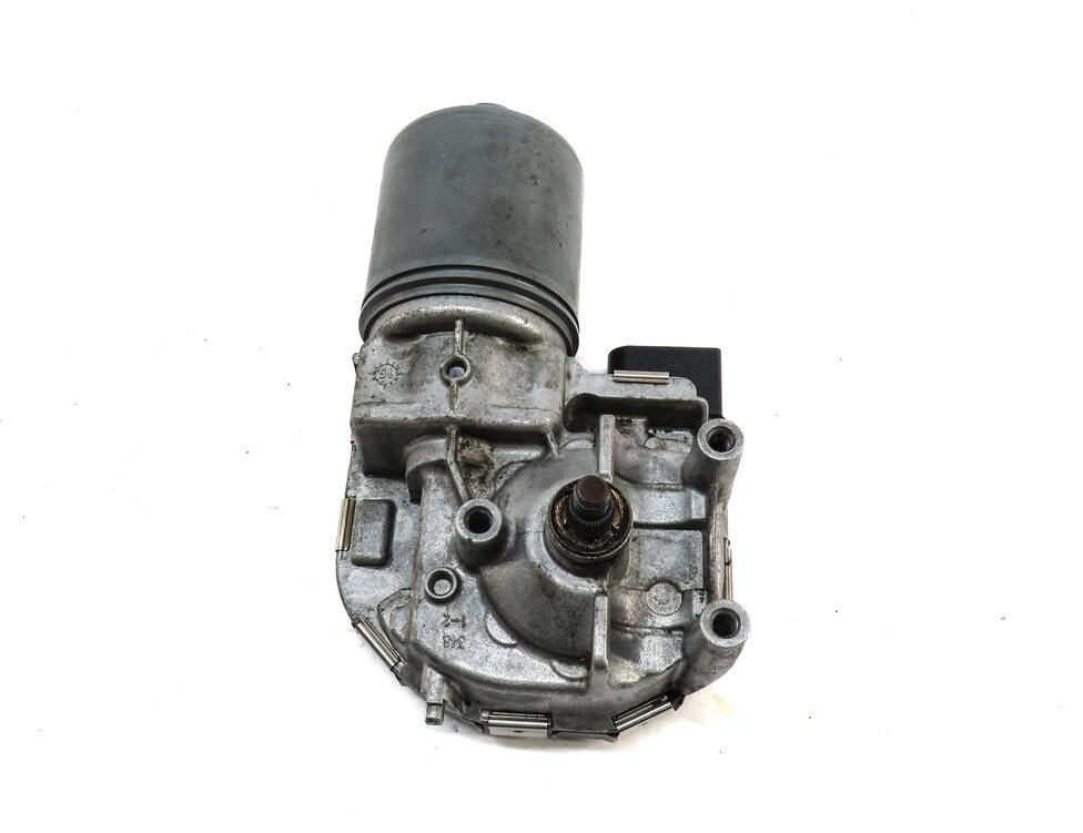 Thumbnail 3: 2015-2018 AUDI A3 S3 RS3 (8V) SEDAN / CONVERTIBLE - FRONT WINDSHIELD WIPER MOTOR