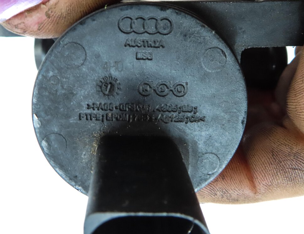 Thumbnail 5: 2016 AUDI A3 8V 1.8L TURBO CNSB ENGINE HEATER CONTROL SOLENOID VALVE 4H0121671D