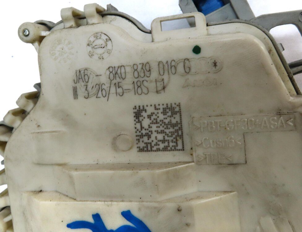 Thumbnail 5: 10-18 AUDI A3 A4 A8 Q3 Q5 S3 S4 SQ5 S8 (B8 D4 4H 8K 8R 8V) RIGHT REAR DOOR LATCH