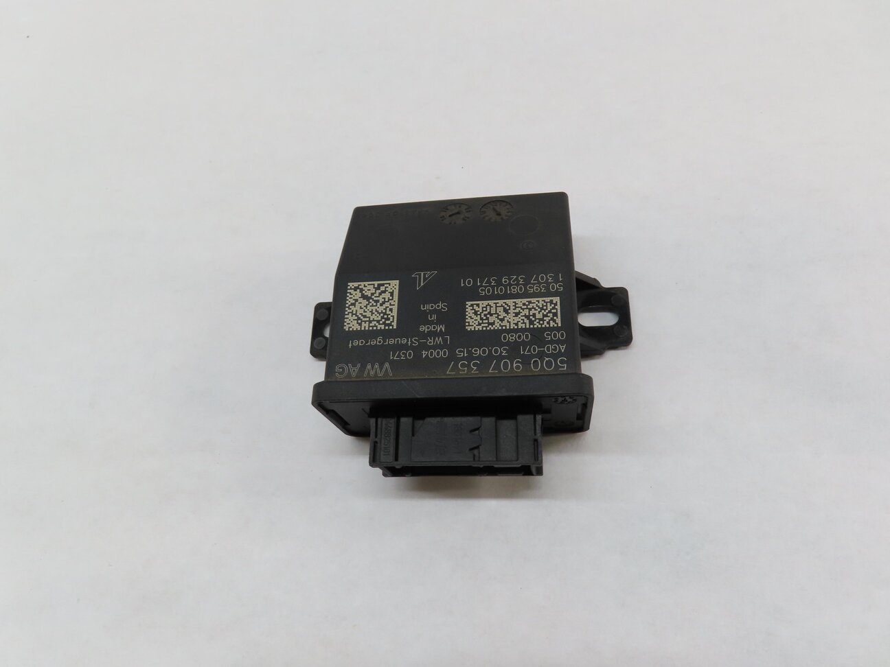 Thumbnail 2: 2016 AUDI A3 (8V) HEADLIGHT RANGE CONTROL MODULE 5Q0907357