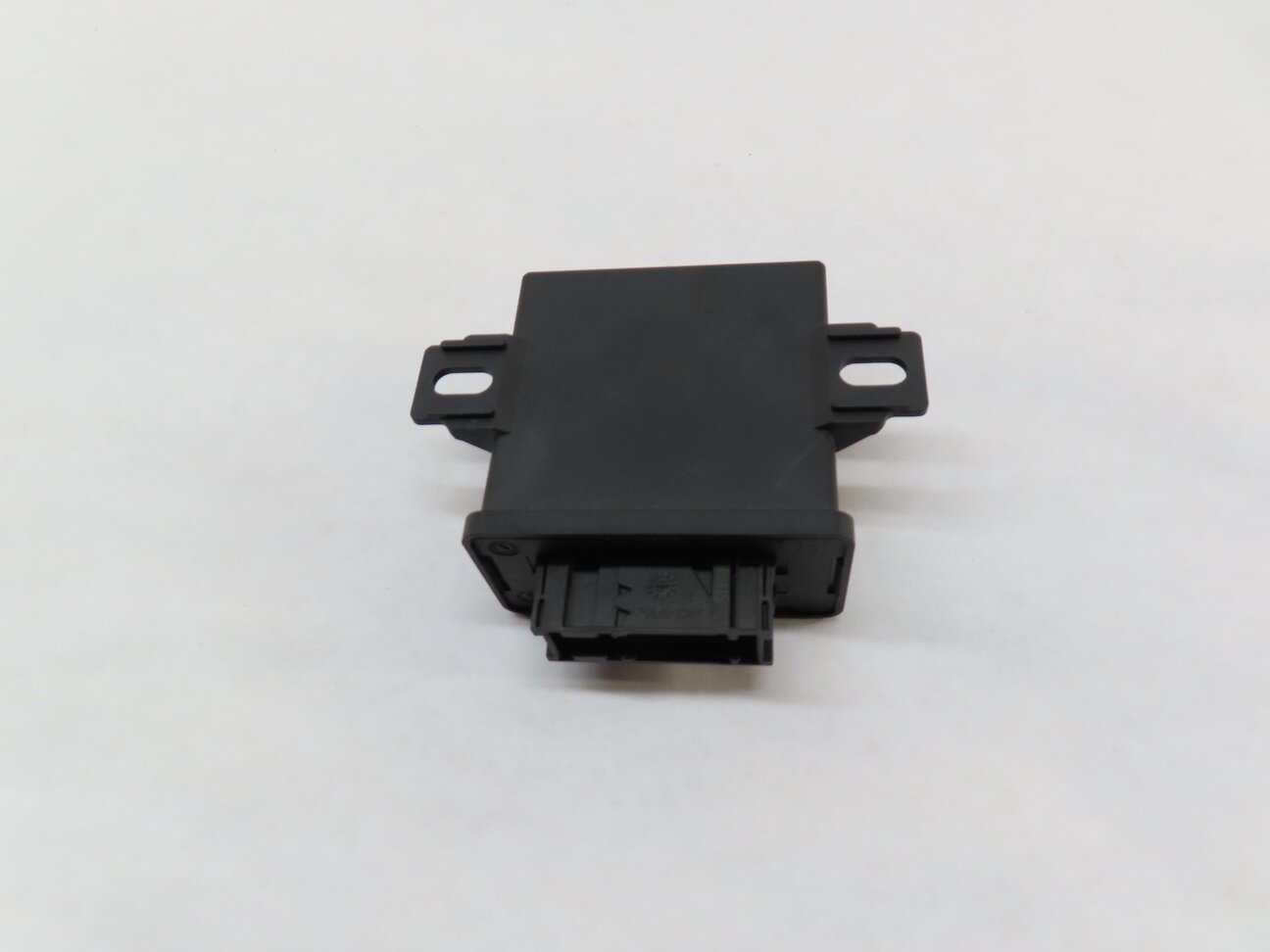 Thumbnail 3: 2016 AUDI A3 (8V) HEADLIGHT RANGE CONTROL MODULE 5Q0907357