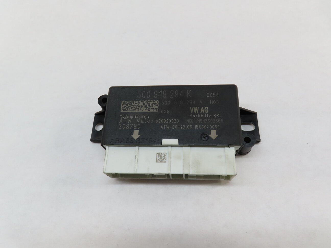 Thumbnail 2: 2016 AUDI A3 (8V) FRONT PARK ASSIST PDC CONTROL MODULE 5Q0919294K