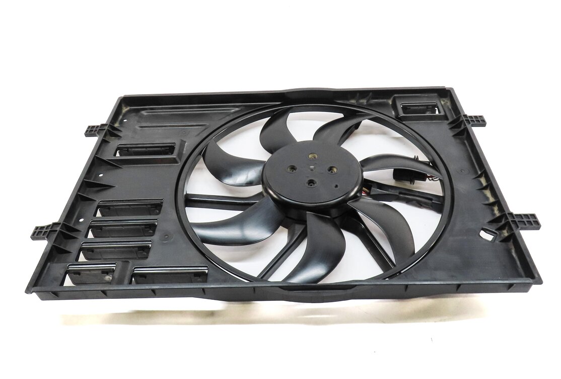 Thumbnail 2: 15-16 AUDI A3 (8V) 1.8L TURBO ENGINE RADIATOR COOLING FAN & SHROUD ASSEMBLY