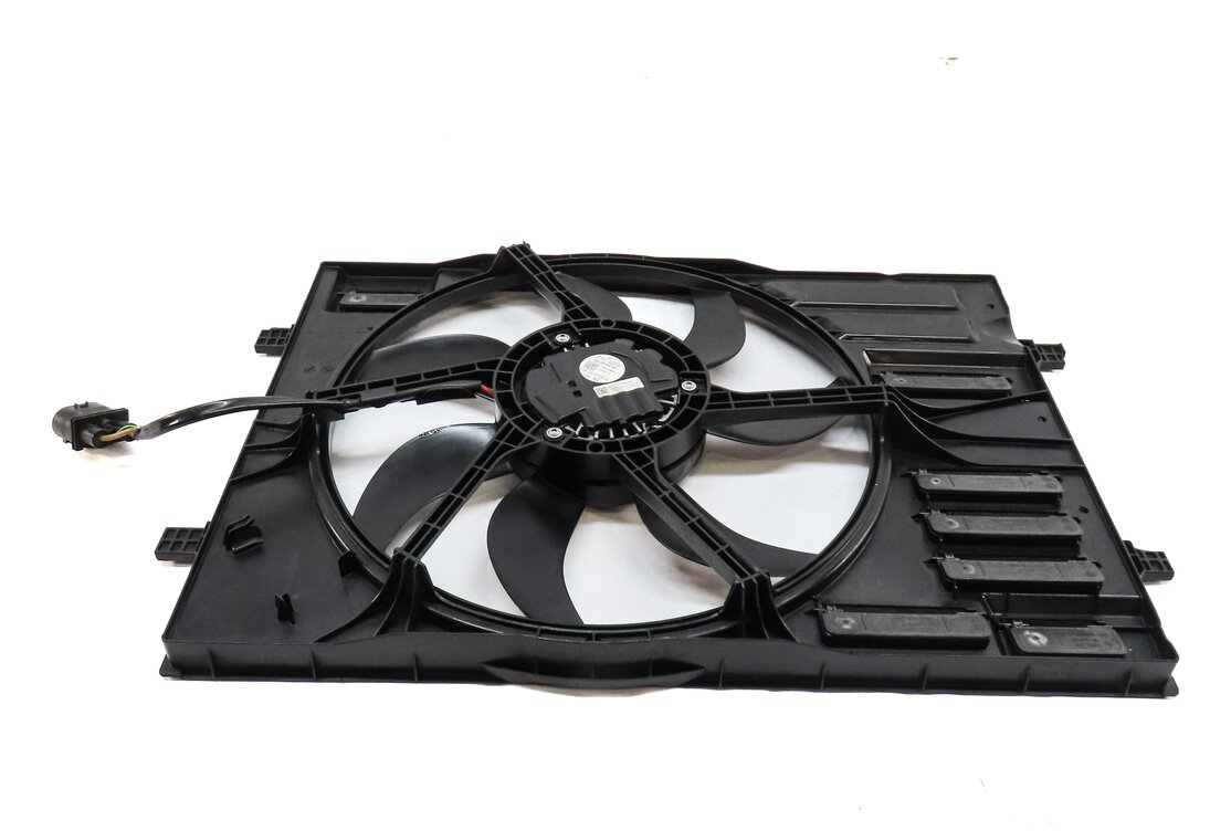 Thumbnail 4: 15-16 AUDI A3 (8V) 1.8L TURBO ENGINE RADIATOR COOLING FAN & SHROUD ASSEMBLY