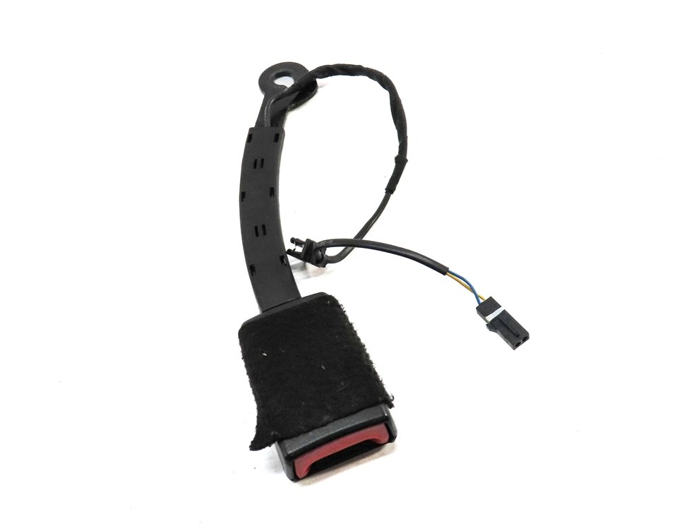 15-17 AUDI A3 S3 (8V) FRONT LEFT or RIGHT SEATBELT BUCKLE RECEIVER (BLACK)