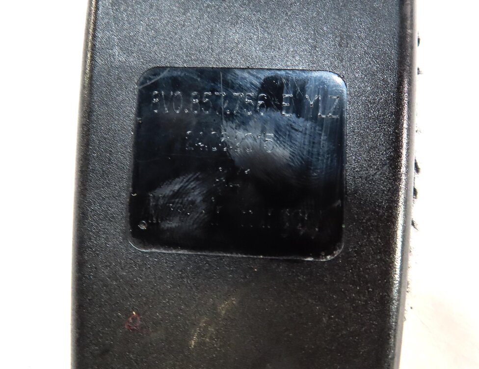 Thumbnail 4: 15-17 AUDI A3 S3 (8V) RIGHT FRONT PASSENGER SEATBELT BUCKLE RECEIVER (BLACK)