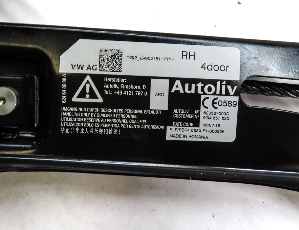 Thumbnail 4: 15-19 AUDI A8 S3 RS3 (8V) SEDAN RIGHT FRONT PASSENGER SEATBELT RETRACTOR (BLACK)