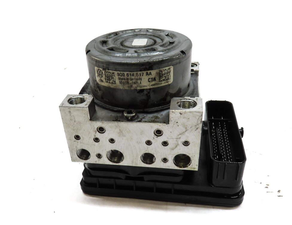 Thumbnail 2: 2015-2016 AUDI A3 (8V) ABS ANTI LOCK BRAKE PUMP w/ MODULE