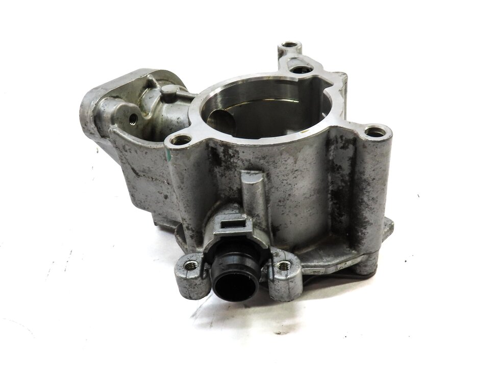 Thumbnail 2: 2015-2017 AUDI A3 S3 (8V) 1.8T / 2.0T TURBO MOTOR ENGINE BRAKE VACUUM PUMP