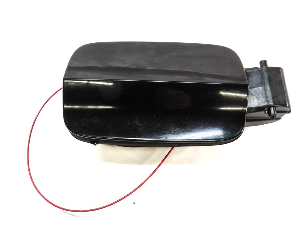 Thumbnail 3: 15-18 AUDI A3 S3 (8V) FUEL TANK FILLER HOUSING GAS TANK DOOR FLAP (MYTH BLACK)