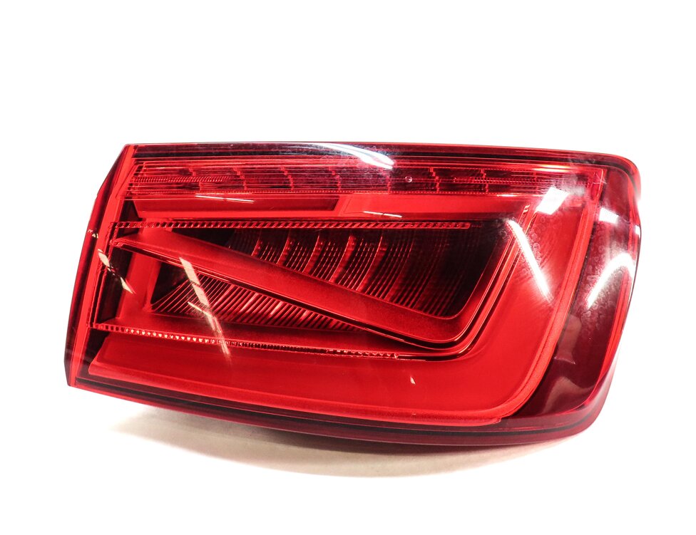Thumbnail 3: 15-16 AUDI A3 S3 (8V) SEDAN / CONVERTIBLE - RIGHT LED TAILLIGHT BRAKE LIGHT LAMP
